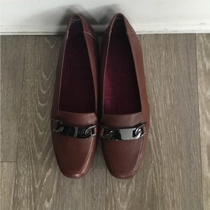 Munro Brown Buckled  Leather Flat Loafers Size 6.5 Medium $80